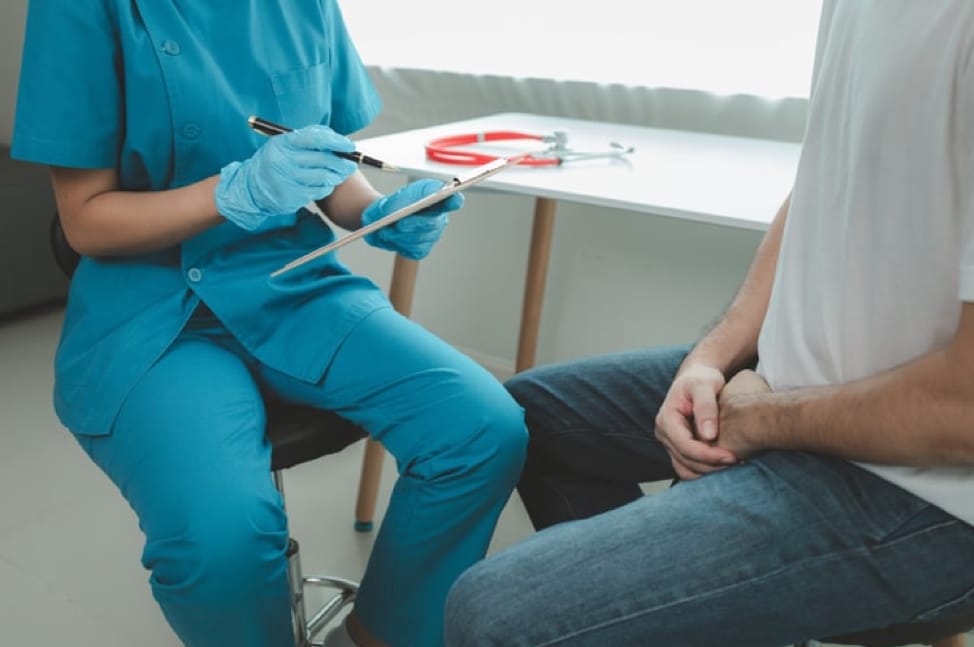 Vasektomi adalah kontrasepsi dengan cara memotong organ reproduksi pria. Organ tersebut adalah ujung vas deferens, saluran yang membawa sperma pada pria. Vasektomi adalah kontrasepsi permanen yang sebaiknya hanya dilakukan ketika seorang pria tidak berenc